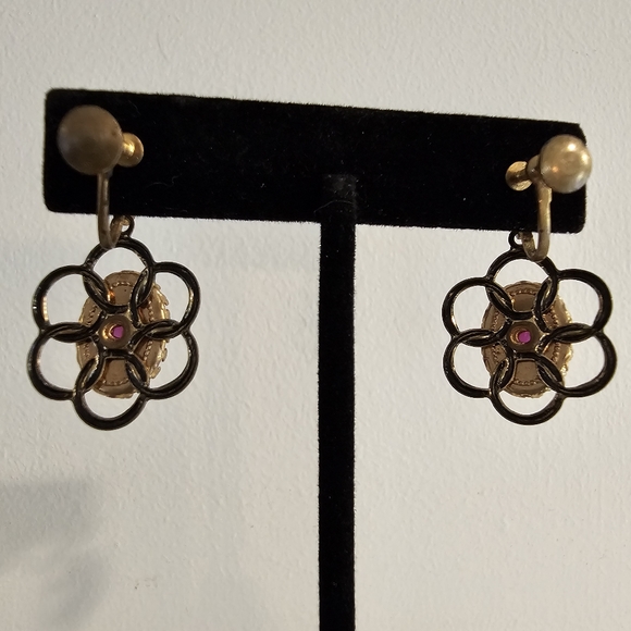 Vintage marbled purple flower dangle screwback earrings - Picture 4 of 9
